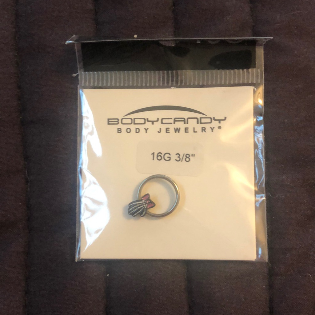 Nwt! Body Candy Skeleton Hand Septum Clicker